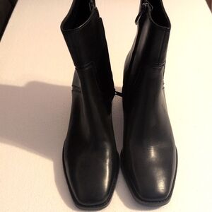 Heel boots